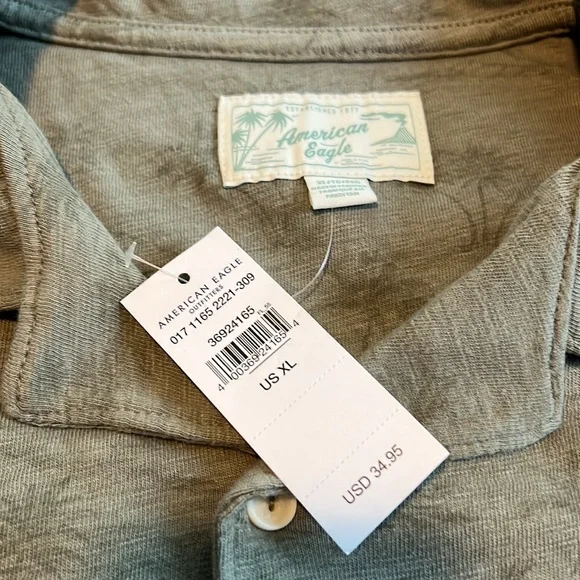 American Eagle Button Up - Green Short Sleeved Palm Trees - Picture 2 of 3